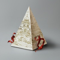 Sunshine Maßgefertigte Kleine Dreieckige Pyramidenförmige Kuchenbox Wiederverwendbare Papierverpackung mit Modetrend-Tiefdruck für Lebensmittel