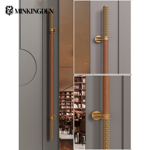 Poignée de porte d'entrée en cuir avec embout sculpté de précision pour hôtel de luxe, salle de banquet, quincaillerie de porte double vitrée à ouverture latérale - Product Image 1