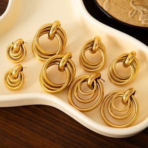 Pendientes de tuerca geométricos tridimensionales exagerados de acero inoxidable chapado en oro de 14 quilates para mujer, lisos, huecos, modernos, para fiesta - Product Image 2