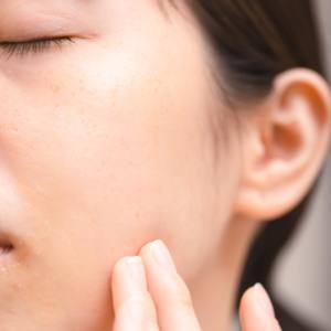 Tónico facial de agua de rosas hidratante profundo, calmante, sin alcohol, orgánico y natural OEM para piel sensible - Product Image 5