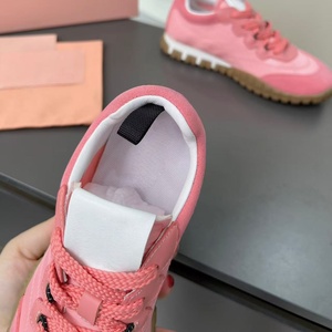 Los Nuevos Zapatos Deportivos Casuales Rosas de Diseñador para Mujer Presentan una Parte Superior de Tela de Algodón Ligera y Lujosa, Transpirable y Antideslizante - Product Image 5