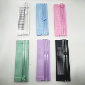 Machine à découper le <span class=keywords><strong>papier</strong></span> à main multifonctionnelle A4 de 12 pouces personnalisée pour le bricolage Petite règle pour le coupe-<span class=keywords><strong>papier</strong></span> avec règle Outil électrique manuel - Product Image 6