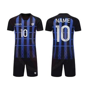 Conjuntos de uniformes de fútbol para hombres 2026 de alta calidad y baratos con impresión de sublimación de logotipo personalizado - Product Image 1