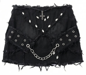 Minifalda de mezclilla negra desgastada de cintura alta para mujer Wangsheng <span class=keywords><strong>con</strong></span> cadena de diamantes de imitación, dije de cruz y ojales, estilo dulce, ropa de club - Product Image 1