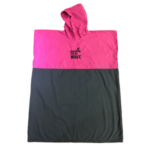 Poncho <span class=keywords><strong>de</strong></span> <span class=keywords><strong>surf</strong></span> en microfibre brodé avec logo personnalisé pour adulte Serviette <span class=keywords><strong>de</strong></span> <span class=keywords><strong>bain</strong></span> à capuche <span class=keywords><strong>Cape</strong></span> épissée et serviette <span class=keywords><strong>de</strong></span> plage à capuche - Product Image 1