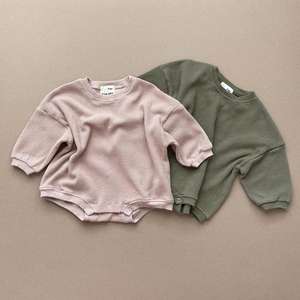 Combinaison bébé chaude et confortable en tissu gaufré, style bulle, surdimensionnée, avec boutons-pression - Product Image 1