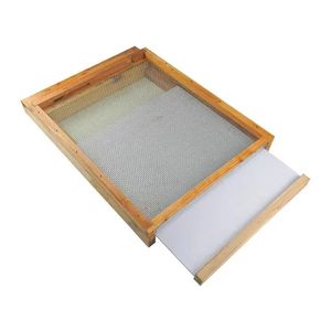 Nouvelle ruche Langstroth cirée avec fond grillagé, outils et accessoires d'apiculture - Product Image 1