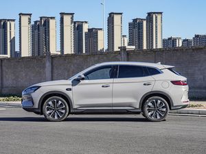 2025 BYD Song Plus EV 605km Version phare édition de conduite intelligente SUV voiture électrique nouvelle énergie véhicule oeil de Dieu - Product Image 3