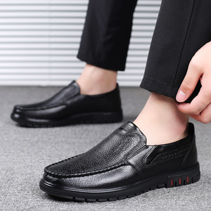 รองเท้าโลฟเฟอร์หนังลำลองสำหรับผู้ชาย สีดำล้วน ระบายอากาศได้ดี สวมใส่สบาย เหมาะสำหรับใส่พักผ่อน - Product Image 2