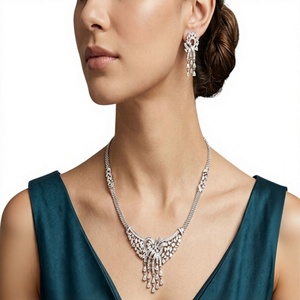 Magnifique ensemble collier et boucles d'oreilles en laiton plaqué argent de qualité supérieure avec zircon, collection pour femme, idéal pour mariage et soirée, cadeau. - Product Image 2