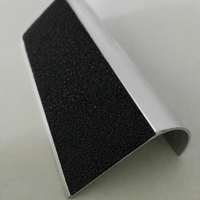 Profilé de marche antidérapant jaune en alliage d'aluminium extrudé, écologique et sûr, pour protection des bords de marche et transition des escaliers