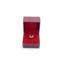 Boîte à bijoux en PVC et PVA de vente chaude conception spéciale pour bagues pendentifs bracelets bracelets emballage pour montres et lunettes