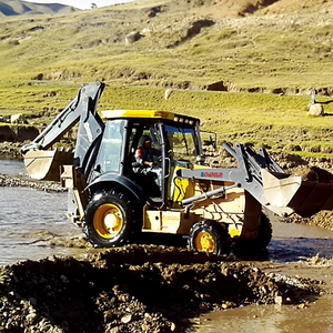 Tracteurs à pelle rétrocaveuse et chargeuse neufs à 4 roues motrices, pelle rétrocaveuse à joystick, tracteur à pelle rétrocaveuse 4x4 à vendre - Product Image 4