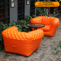 Luxuriöses orangefarbenes, getuftetes modulares 2-Sitzer-Sofa, Outdoor-Sessel, Chesterfield-Lounge-Couch für Gartenpartys und Vermietung