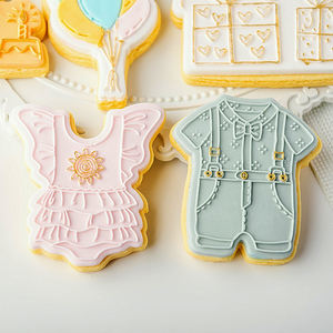 แม่พิม<span class=keywords><strong>พ</strong></span>์คุ้กกี้อะคริลิค ปั๊มลายสุขสันต์วันเกิด สำหรับทำขนมเค้ก ฟองดองต์  แบบกดลายนูน  อุปกรณ์ทำขนม  แม่พิม<span class=keywords><strong>พ</strong></span>์ปั๊มลายดินเหนียวแบบกำหนดเอง - Product Image 4