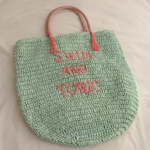 Fashionable Large Paper Straw Beach Shoulder Bag Monogram Woven Bag Shoulder Handbag For Women Girls