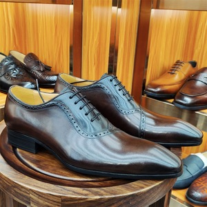 รองเท้าบุรุษรุ่นใหม่ปี 2026 หนังแท้แบบ Brogue หัวรองเท้าทรงเตี้ย สวมใส่สบาย เหมาะสำหรับธุรกิจและงานทางการ  สำหรับฤดูใบไม้ร่วง/ฤดูหนาว พื้นรองเท้าด้านกลางทำจากยางกันลื่น - Product Image 1