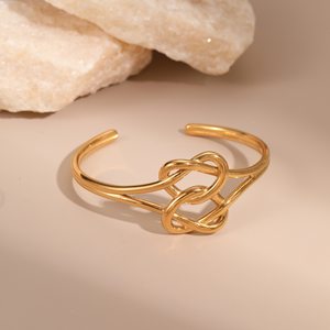 Bracelet ouvert en acier inoxydable populaire transfrontalier avec un design en forme de cœur en or 18 carats et une touche d'élégance - Product Image 2