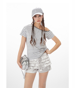 Phụ Nữ Của Mùa Hè Mới Thời Trang Màu Xám Sọc thịnh hành Slash Vai Thiết Kế Hot Ngắn T-Shirt Dễ Thương Strapless Cổ Áo Dệt Kim Vải - Product Image 1