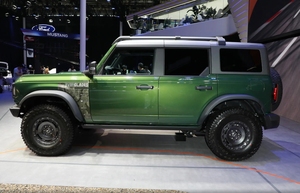 2026 Ford Bronco AWD middelgrote benzineauto. 2024 Ford Bronco versnellingsbak luxe off-road SUV JAC Ford Bronco te koop - Product Image 3