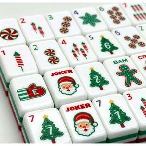 Fichas de Mahjong Americanas de 4 Capas con Elementos Navideños en Contraste Rojo y Verde, Edición Limitada para Reuniones Familiares Navideñas - Product Image 1