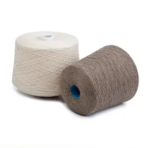 Ne 24/1 fil mélangé de coton de polyester cardé fil à tricoter recyclé à extrémité ouverte pour chaussettes serviettes