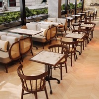 Ensemble de meubles de restaurant moderne de luxe léger, canapé de banquette, table et chaises de salle à manger pour restaurant et bars
