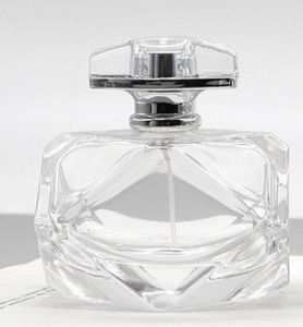 En stock, botella de perfume de vidrio con forma de rombo de 80ml, botella recargable, botella con tarjeta pulverizadora de alta calidad, botella vacía portátil para loción - Product Image 5