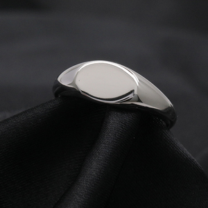 Anello Chevalier Minimalista Personalizzabile con LOGO Inciso, in Argento Sterling <span class=keywords><strong>925</strong></span>, per Uomo e Donna - Product Image 3