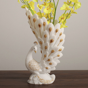 Jarrón Decorativo con Diseño de Pavo Real y Detalles en Dorado, Adorno Moderno para la Sala de Estar - Product Image 1