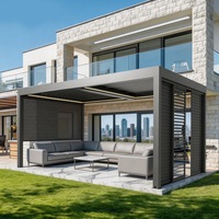 Pergola aux dimensions et configurations personnalisables, adaptée aux patios et aux jardins, toit à lames orientables