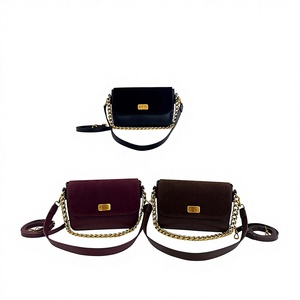 Bolso Bandolera Cruzado de Mujer <span class=keywords><strong>con</strong></span> Diseño Nuevo, Logotipo Personalizado, Alta Calidad, Terciopelo Negro, PU, <span class=keywords><strong>Cadena</strong></span> <span class=keywords><strong>Dorada</strong></span>, Etiqueta Metálica, Correa Ajustable - Product Image 6