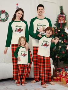 Grote hoeveelheid voorraad bijpassende kerstpyjama's voor het gezin, set met Santa Crew letters print top en geruite broek pyjama set - Product Image 6