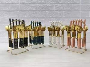 Ensemble Couverts Style Nordique : Hachoir Alimentaire, Couteau, Fourchette, Cuillère, Présentoir et Coffret Cadeau Vente en Gros - Product Image 4