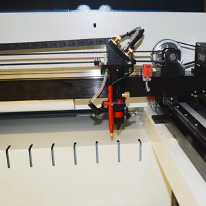 เครื่องตัดเลเซอร์อะคริลิค15มม. รางสไลด์ใน1390 9060พร้อม W4รีซี130วัตต์เครื่องเป่าลมควบคุม riuda lightburn - Product Image 3