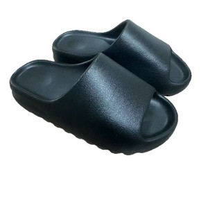 Ciabatte Personalizzate di Alta Qualità all'Ingrosso, <span class=keywords><strong>Pantofole</strong></span> in Gomma Liscia, Ciabatte Yey Zy con Suola Spessa per Uomo e <span class=keywords><strong>Donna</strong></span>, Ciabatte Cloud - Product Image 2