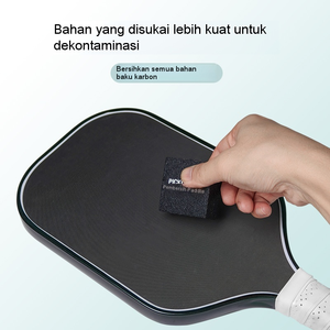 Una goma limpiadora especial para raquetas de pickleball elimina eficazmente el polvo y las manchas sin dañar la superficie. - Product Image 6