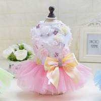 Jupe de chien en dentelle blanche de haute qualité Style princesse adorable avec fleur détail haut accessoire de vêtements pour animaux de compagnie pour chiots