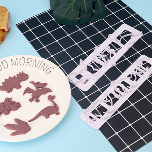 2 uds dinosaurio en relieve tira taza pastel molde bajo <span class=keywords><strong>precio</strong></span> suministro directo de fábrica simulación juego de herramientas para hornear tipo cortadores de <span class=keywords><strong>galletas</strong></span> - Product Image 4