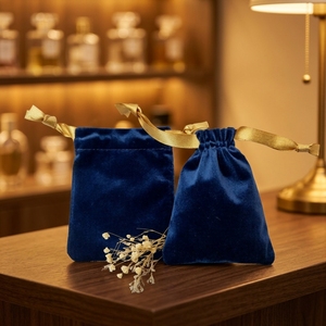 Sac cadeau en velours bleu marine avec cordon de serrage, fournisseur en gros de sacs cadeaux pour petites entreprises, bijoux, montres, lunettes, boucles d'oreilles, colliers, bagues - Product Image 2