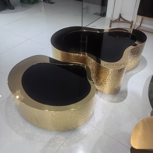 <span class=keywords><strong>Table</strong></span> basse moderne de luxe en or martelé avec verre trempé noir, meubles élégants pour le salon, personnalisation en gros - Product Image 1