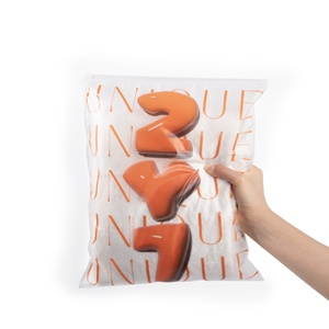 Sac à fermeture éclair givré biodégradable avec logo de taille personnalisée entièrement imprimé Sac à fermeture éclair d'emballage en plastique transparent pour vêtement - Product Image 1