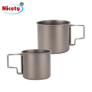 Großhandel Reise becher mit Klapp griff Tragbare Camping Titan Wasser Tasse Geschirr Kaffee Tee Tasse - Product Image 1