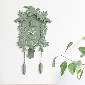 Horloge Murale Cuckoo Style Nordique en Plastique Haut de Gamme, Fonctionnant à Piles, à Quartz, avec Carillon Heureux, Forme de Toit, Motif <span class=keywords><strong>Feuille</strong></span> - Product Image 1