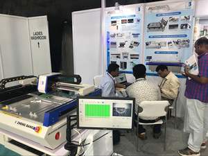 Máquina de ensamblaje vertical SMD de 6 cabezales, máquina de selección y colocación de alta precisión para PCB de escritorio, máquina SMT de selección y colocación con 8 cámaras - Product Image 2