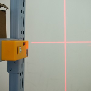 Niveau laser portable à lignes croisées horizontales, outil de mesure avec niveau à bulle pour l'alignement en construction - Product Image 5