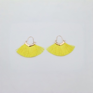 Orecchini Pendenti con Nappine Gialle, a Forma di Ventaglio, Tono Oro, per Donne - Product Image 1