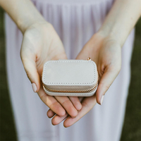 Super Mini boîte à bijoux en cuir rose mignon étui à bijoux en velours pour le rangement des bagues boîte de montre adaptée aux voyages emballage cadeau