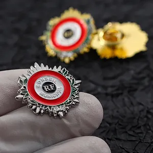 Uae Oman Bahrain Nationale Dag Souvenir Knop Badge 3d Metalen Custom Pinnen Zilver Goud Emaille Reversspeld Voor Jubileum Evenement