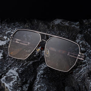 Lunettes de soleil carrées personnalisées pour hommes, monture métallique double pont, verres PC noirs UV400, style Instagram, emballage boîte - Product Image 4